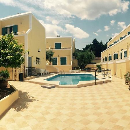 Esperides Maisonettes Agia Marina  Esterno foto