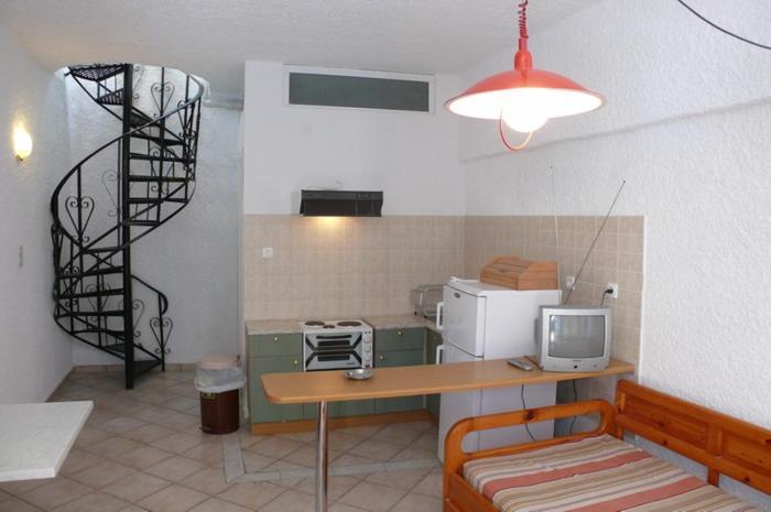 Esperides Maisonettes Agia Marina  Esterno foto