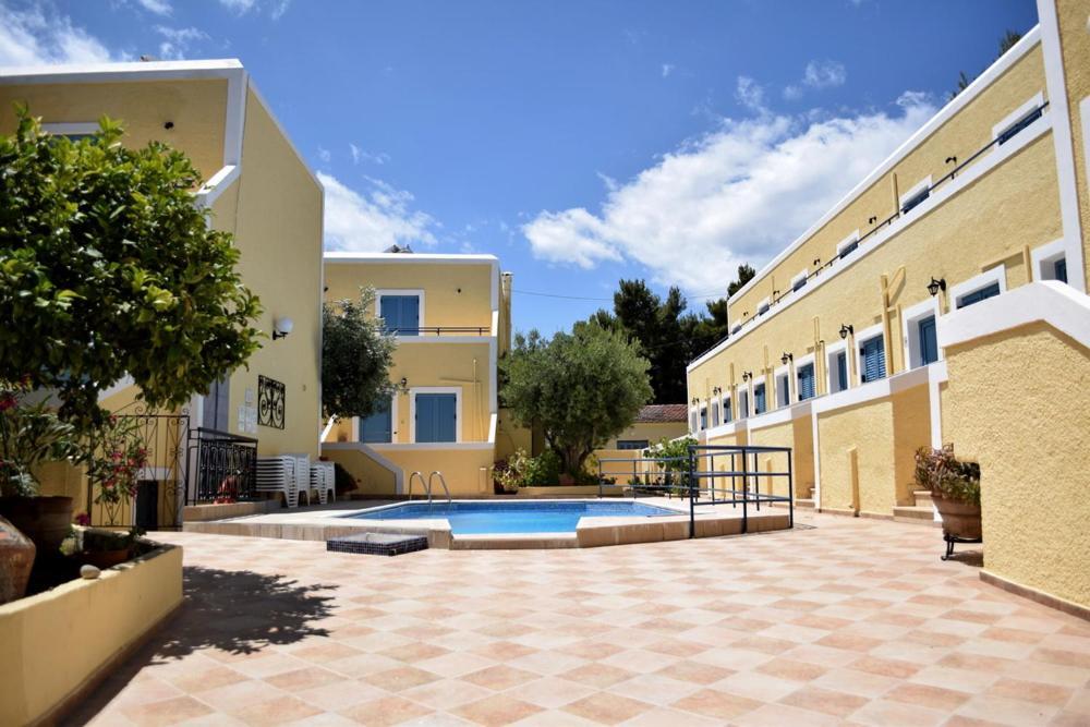 Esperides Maisonettes Agia Marina  Esterno foto