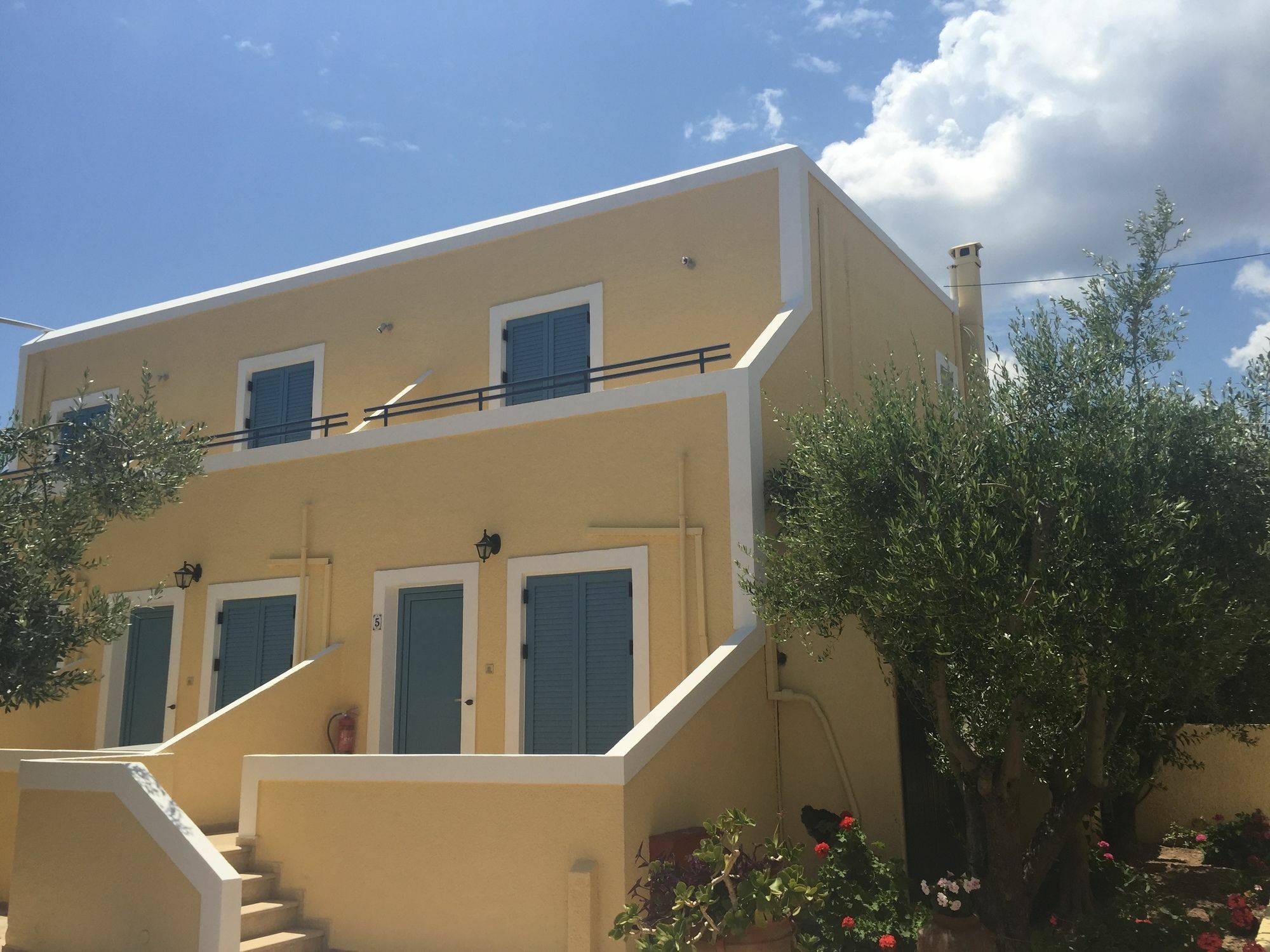 Esperides Maisonettes Agia Marina  Esterno foto